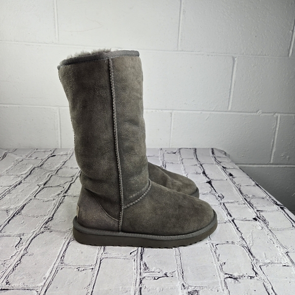 Ugg 5185 gray tall classic shearling boots - Picture 5 of 7